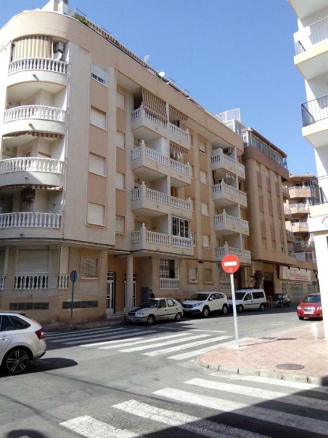Apartment Only 250M From The Beach Los Locos Torrevieja Eksteriør billede
